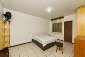 Casa completa e bem localizada com design clássico